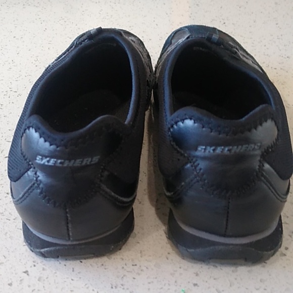 SKECHERS BLACK SUEDE & GREY SLIP-ON LIGHT WEIGHT TENNIS SHOES 9.5 - Picture 4 of 12